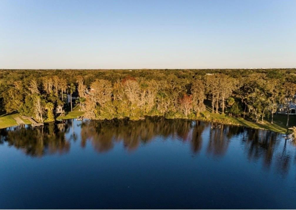 На продажу: $995,000 (1.21 acres)
