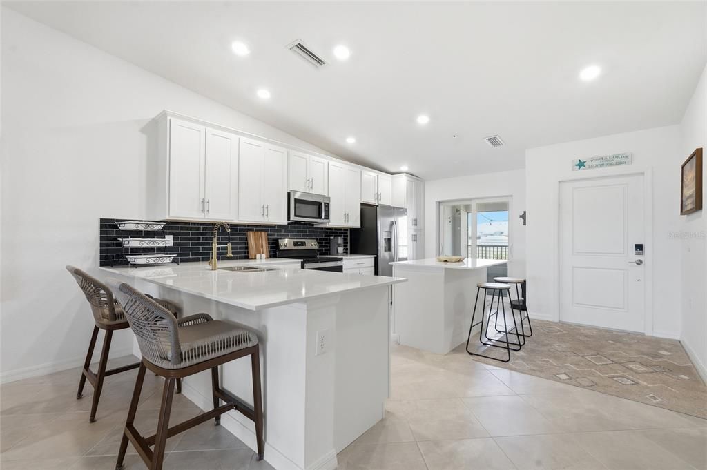 待售: $269,000 (2 贝兹, 2 浴室, 1380 平方英尺)