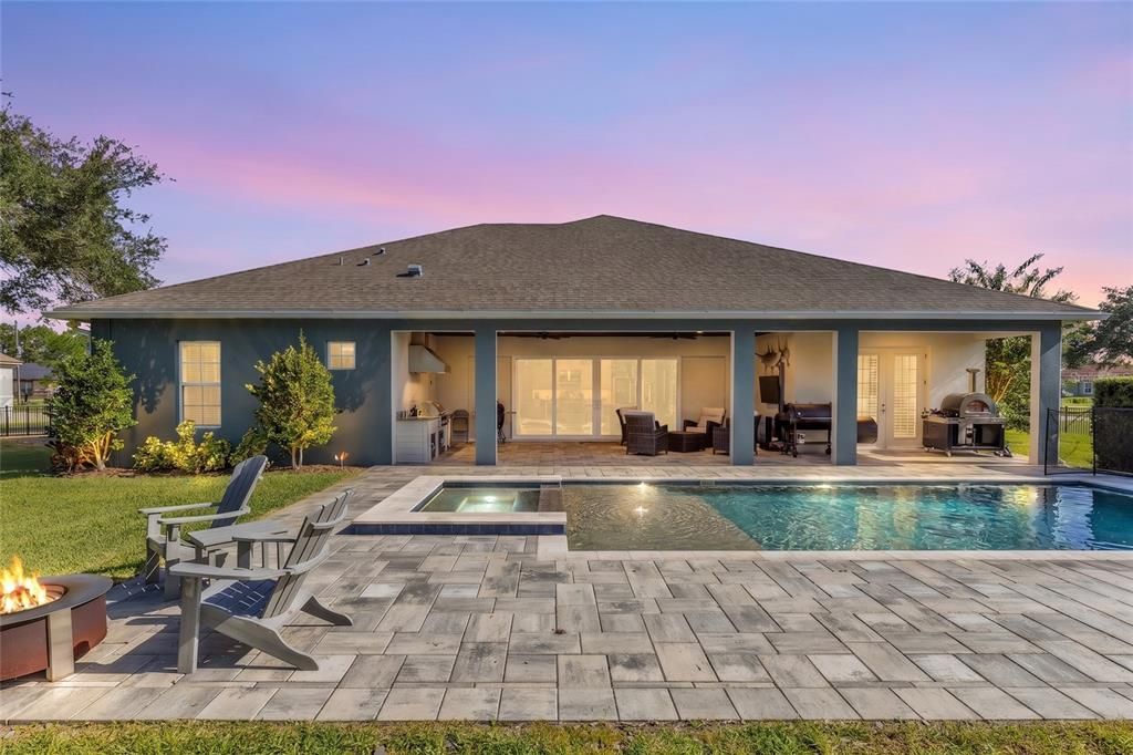 En Venta: $955,000 (4 camas, 3 baños, 3163 Pies cuadrados)