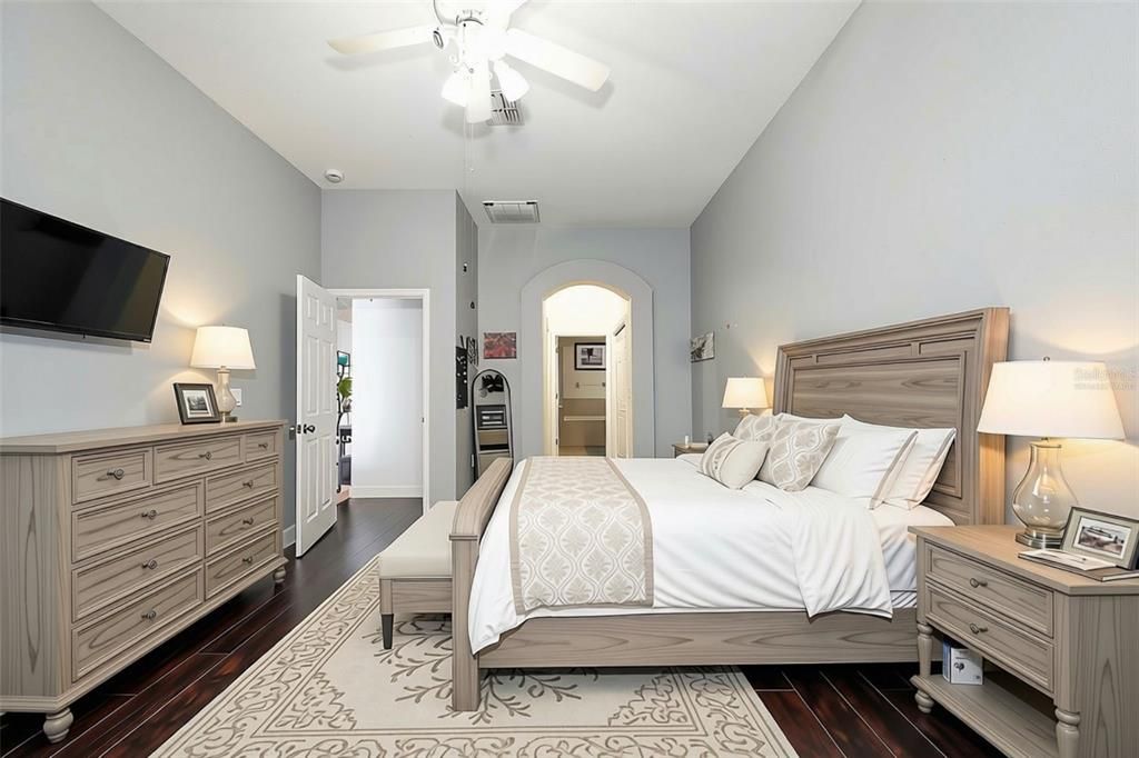 For Sale: $340,000 (4 beds, 2 baths, 2185 Square Feet)