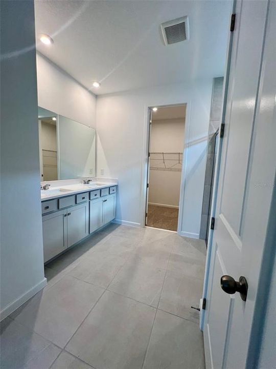 For Rent: $3,000 (4 beds, 3 baths, 1981 Square Feet)