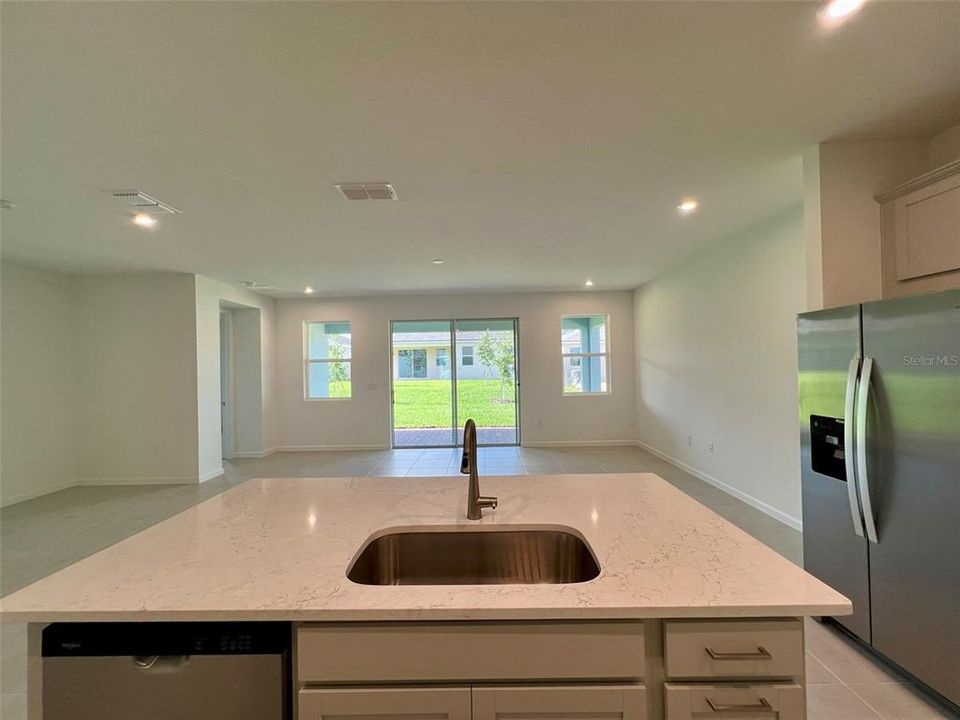 For Rent: $3,000 (4 beds, 3 baths, 1981 Square Feet)