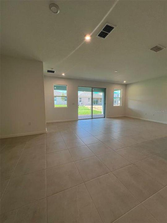 For Rent: $3,000 (4 beds, 3 baths, 1981 Square Feet)