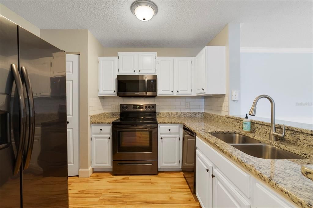 : $214,999 (2 beds, 2 baths, 975 Square Feet)