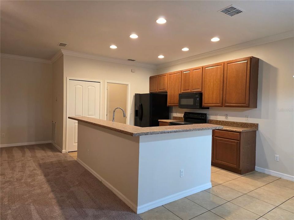 For Rent: $2,250 (3 beds, 2 baths, 1614 Square Feet)