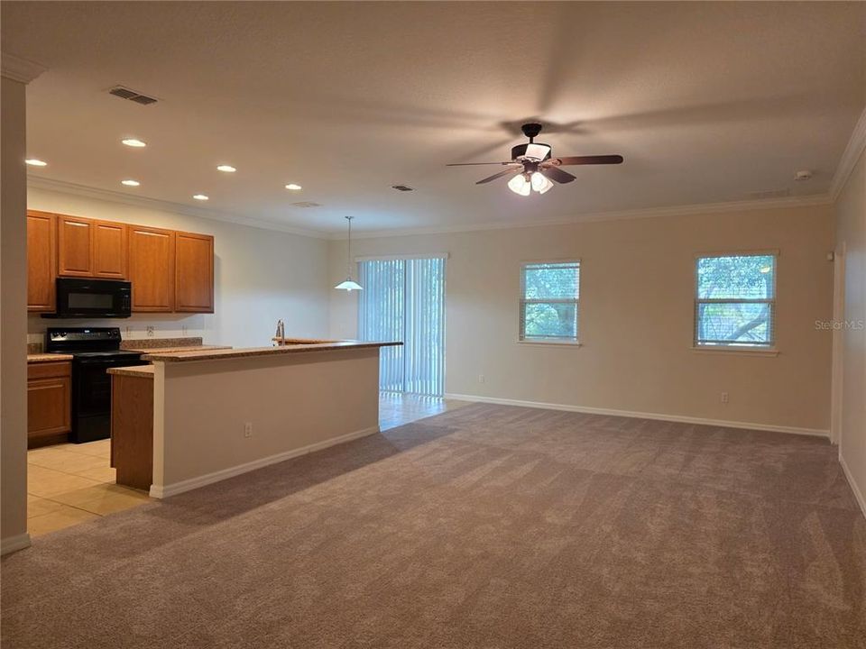 For Rent: $2,250 (3 beds, 2 baths, 1614 Square Feet)