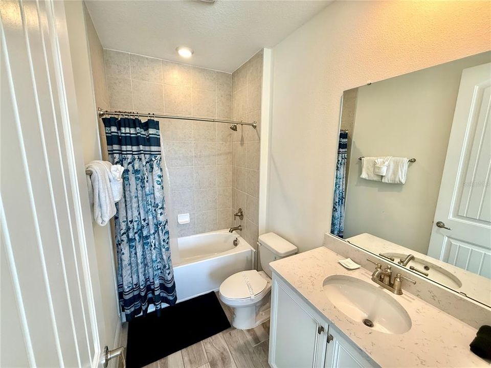 For Sale: $369,000 (3 beds, 3 baths, 1545 Square Feet)