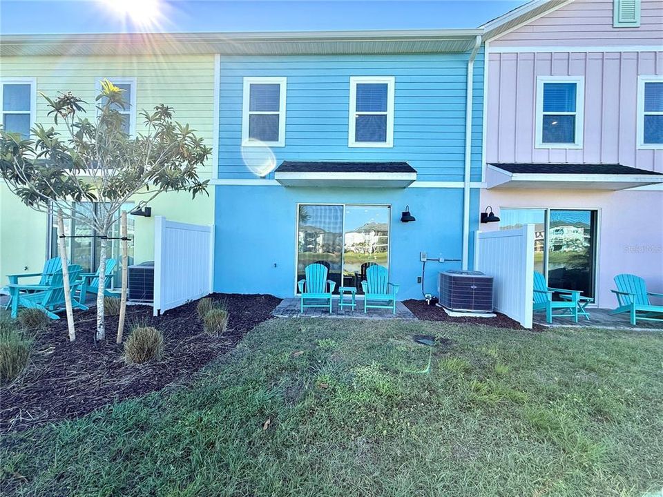 For Sale: $369,000 (3 beds, 3 baths, 1545 Square Feet)