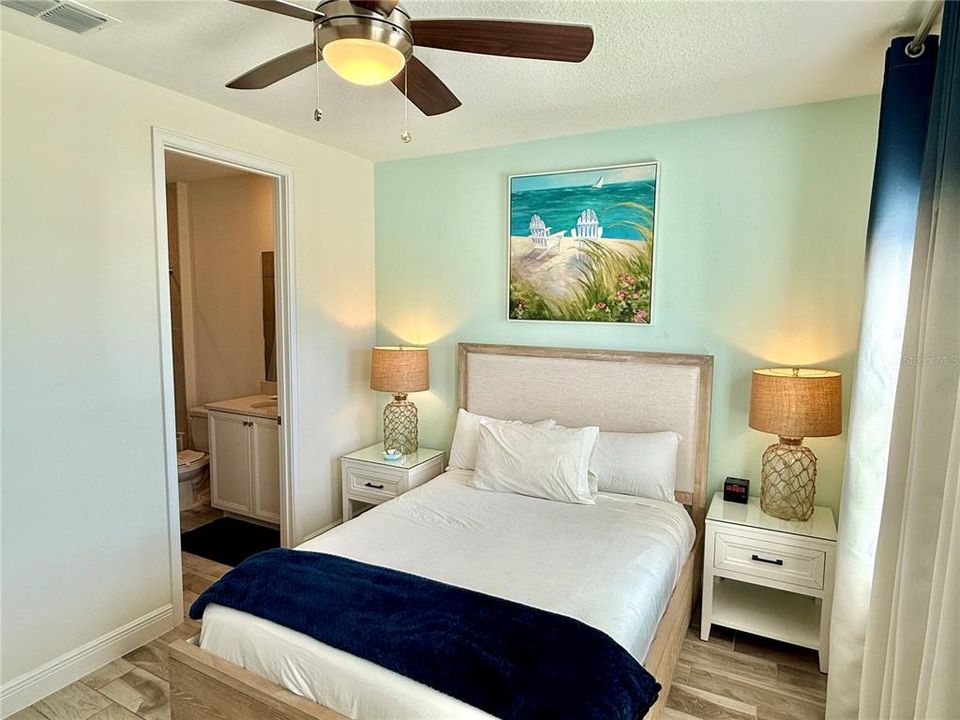 For Sale: $369,000 (3 beds, 3 baths, 1545 Square Feet)