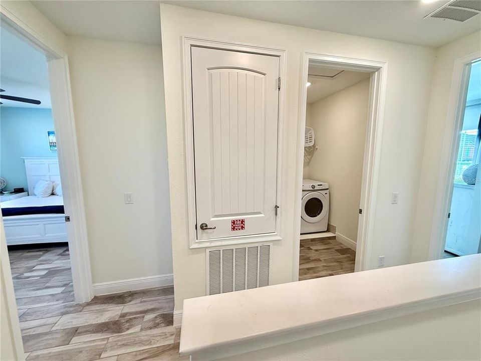 For Sale: $369,000 (3 beds, 3 baths, 1545 Square Feet)