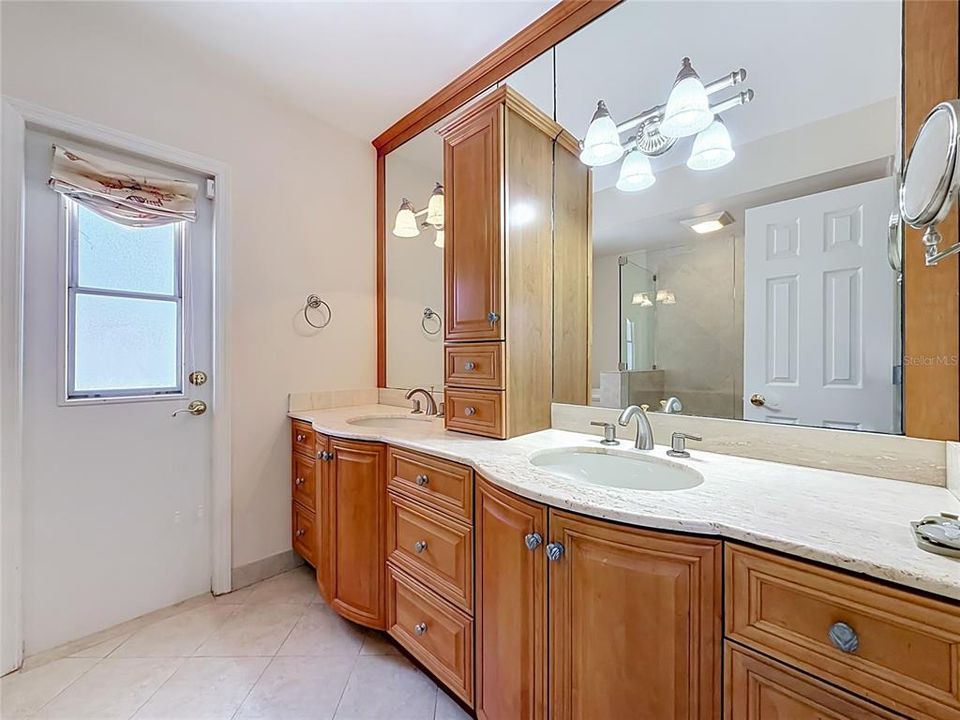 For Sale: $665,000 (4 beds, 2 baths, 2174 Square Feet)