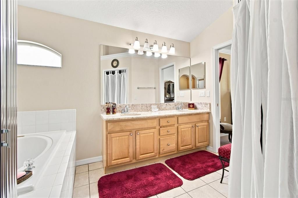 For Sale: $435,000 (3 beds, 2 baths, 1758 Square Feet)