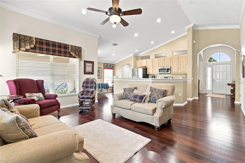 For Sale: $435,000 (3 beds, 2 baths, 1758 Square Feet)