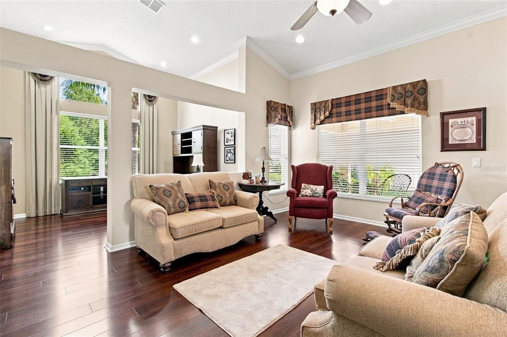 For Sale: $435,000 (3 beds, 2 baths, 1758 Square Feet)