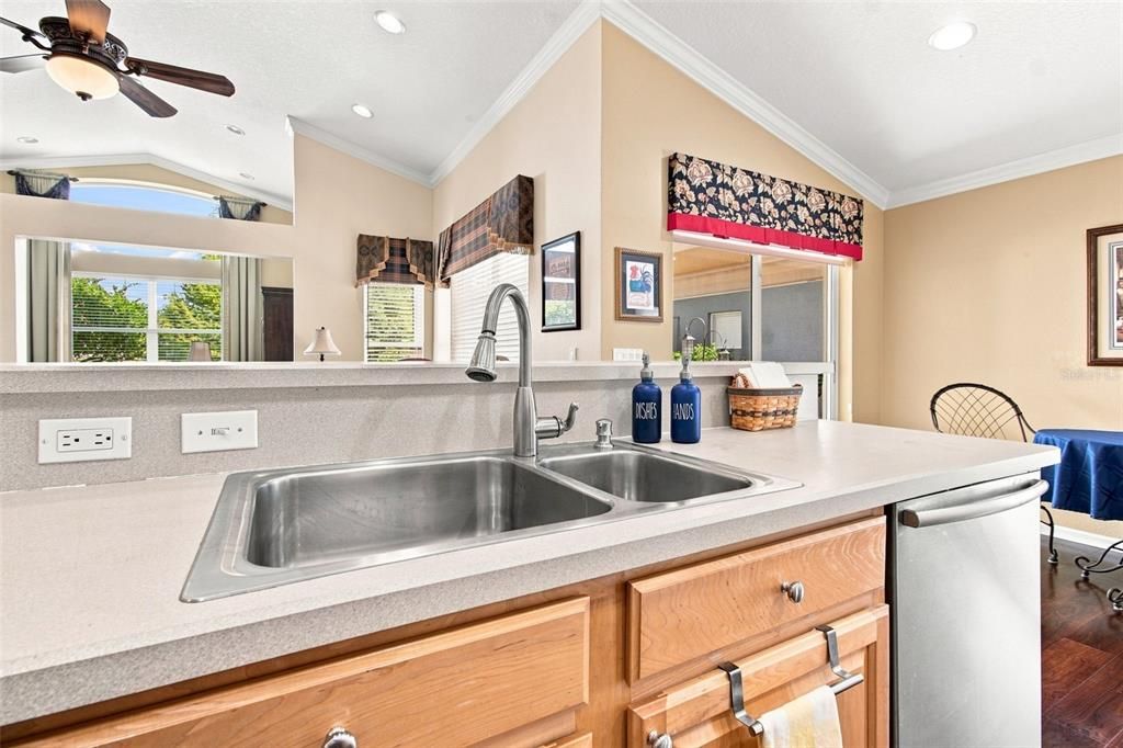For Sale: $435,000 (3 beds, 2 baths, 1758 Square Feet)