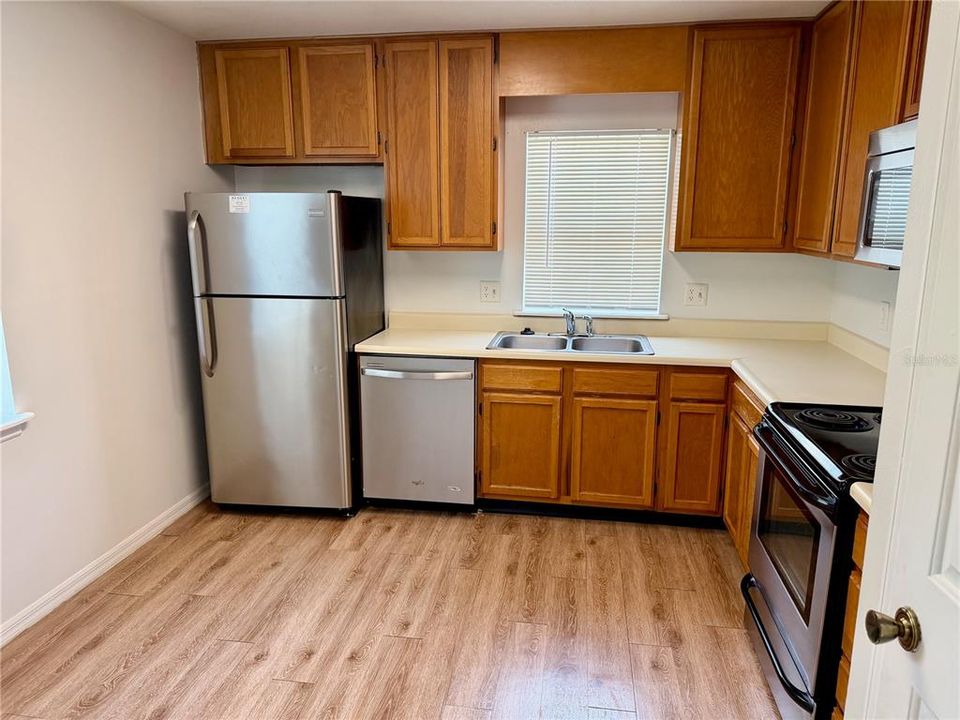 For Rent: $1,695 (2 beds, 2 baths, 1365 Square Feet)