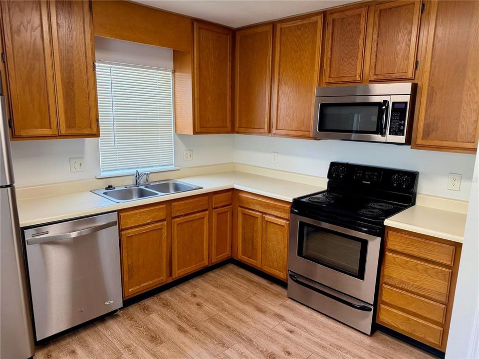 For Rent: $1,695 (2 beds, 2 baths, 1365 Square Feet)