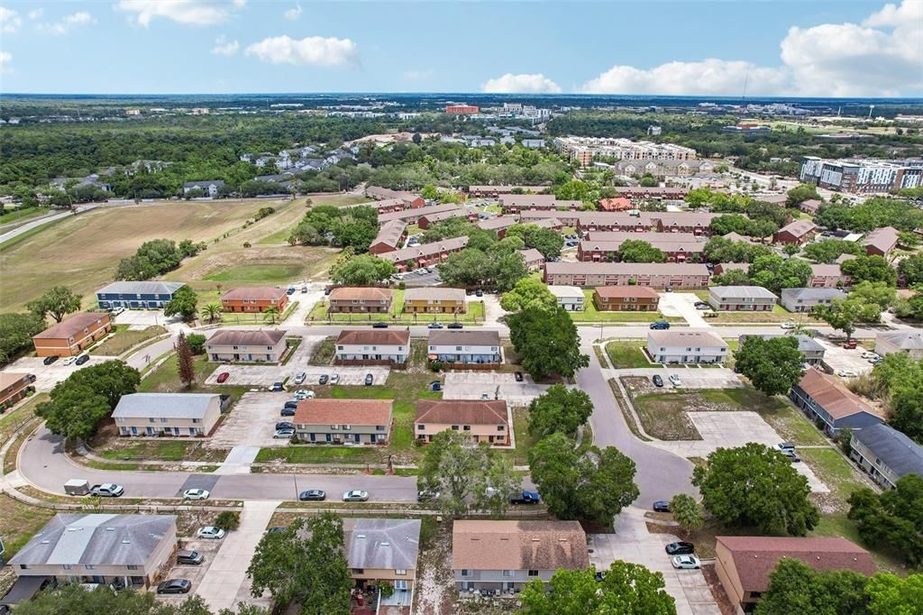 For Sale: $252,000 (2 beds, 2 baths, 976 Square Feet)