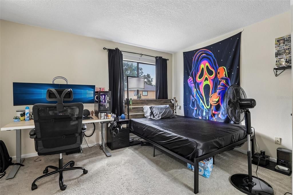 For Sale: $252,000 (2 beds, 2 baths, 976 Square Feet)