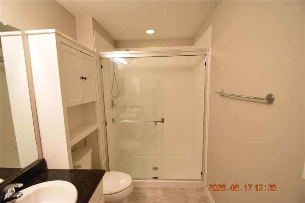 For Rent: $1,900 (3 beds, 2 baths, 1400 Square Feet)