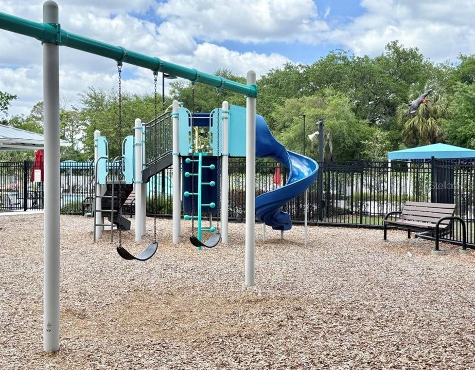 For Rent: $1,900 (3 beds, 2 baths, 1400 Square Feet)