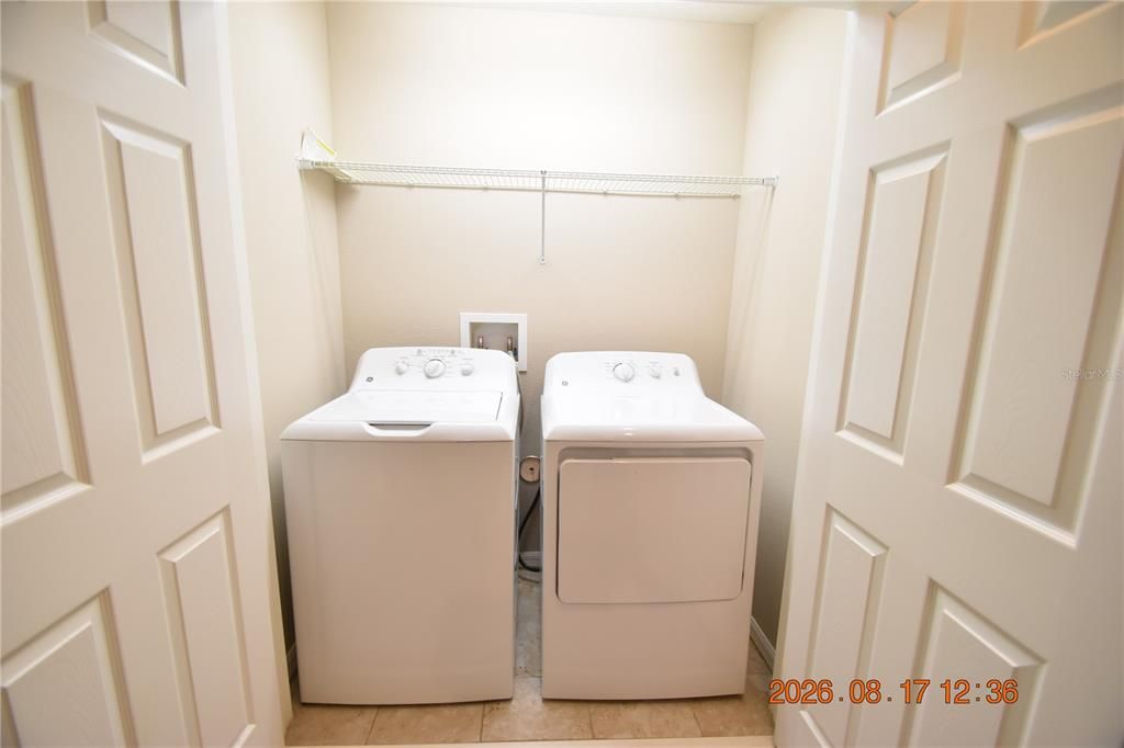 For Rent: $1,900 (3 beds, 2 baths, 1400 Square Feet)