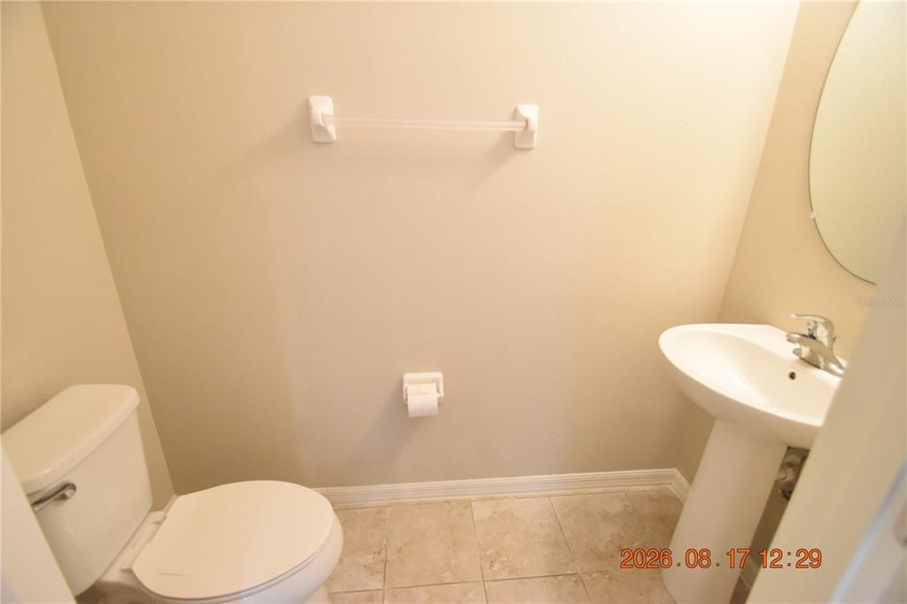 For Rent: $1,900 (3 beds, 2 baths, 1400 Square Feet)