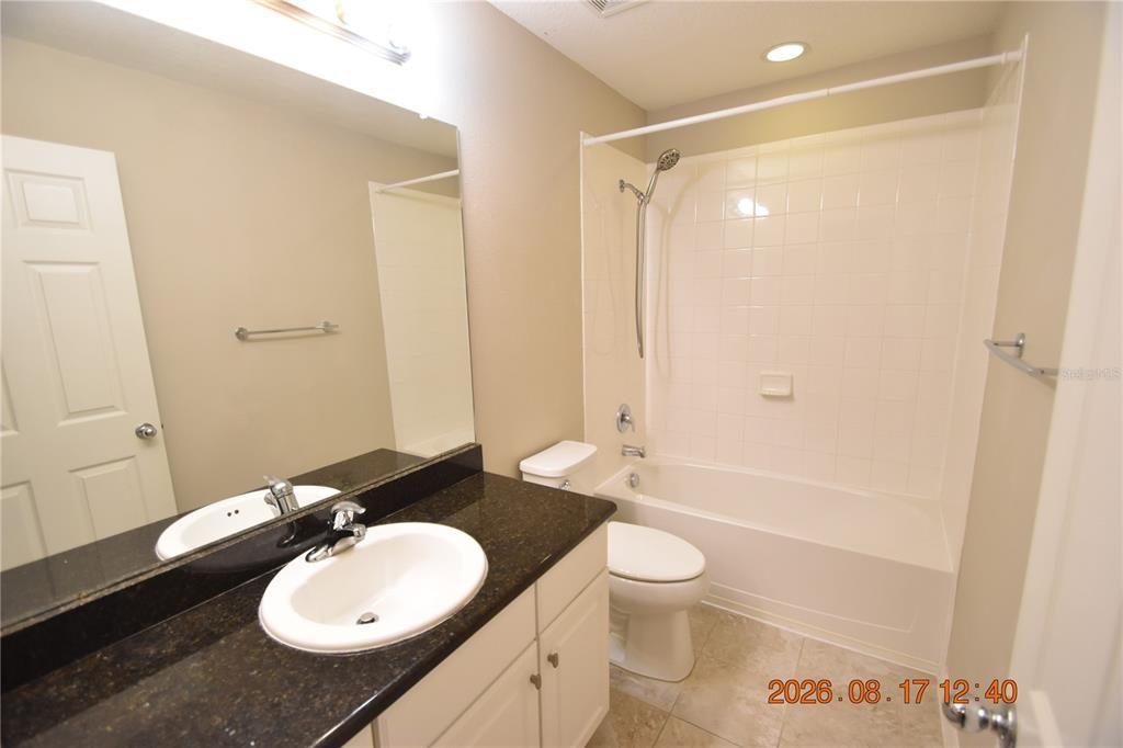 For Rent: $1,900 (3 beds, 2 baths, 1400 Square Feet)