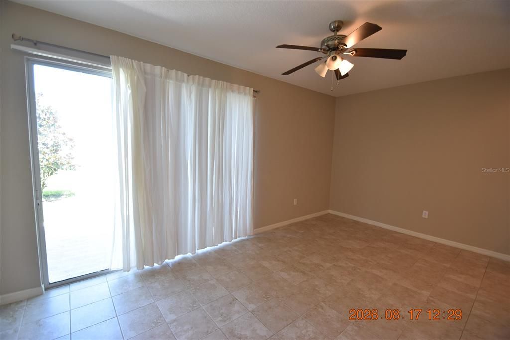 For Rent: $1,900 (3 beds, 2 baths, 1400 Square Feet)