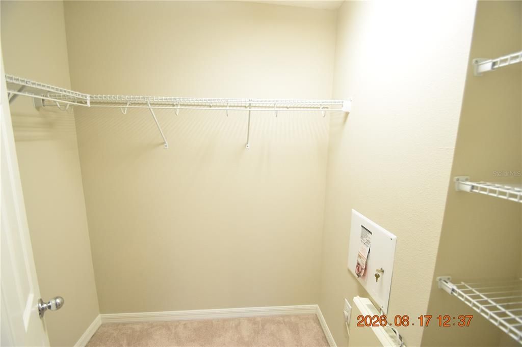 For Rent: $1,900 (3 beds, 2 baths, 1400 Square Feet)