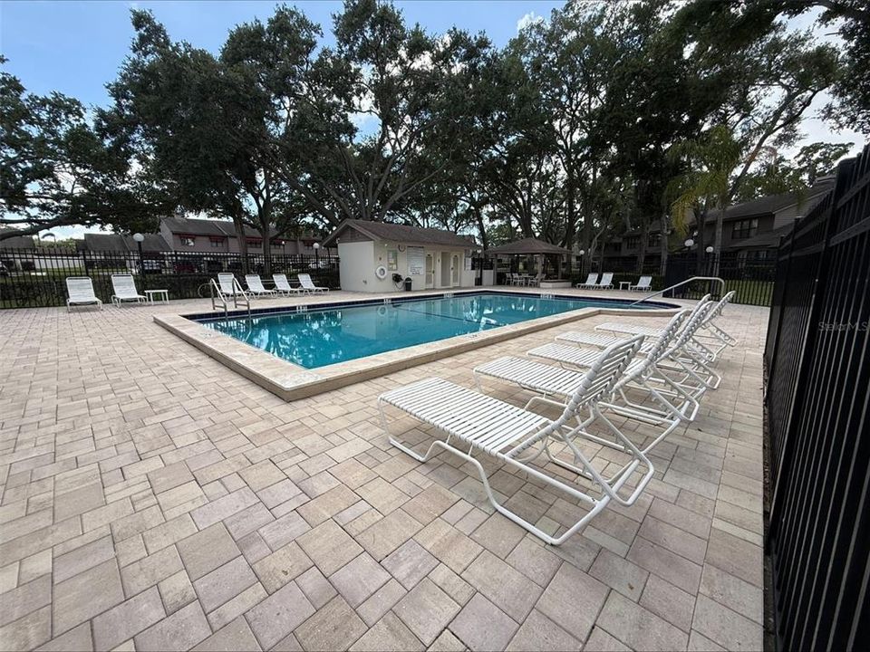 For Sale: $237,500 (2 beds, 2 baths, 1252 Square Feet)