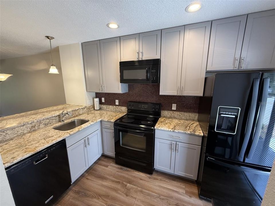 For Sale: $237,500 (2 beds, 2 baths, 1252 Square Feet)