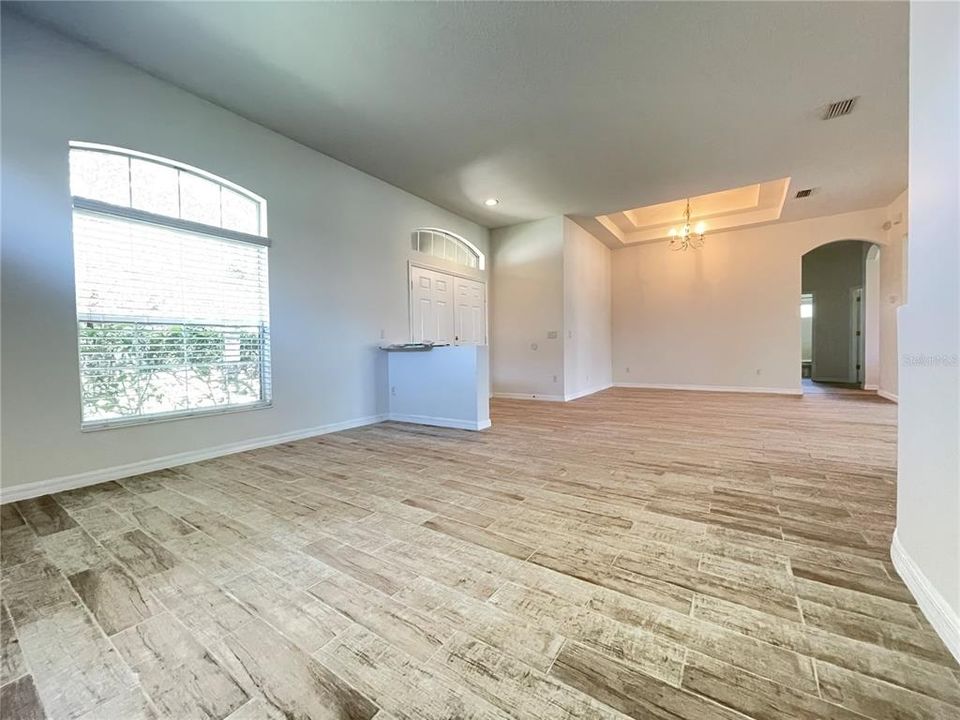 For Rent: $2,900 (4 beds, 3 baths, 2476 Square Feet)