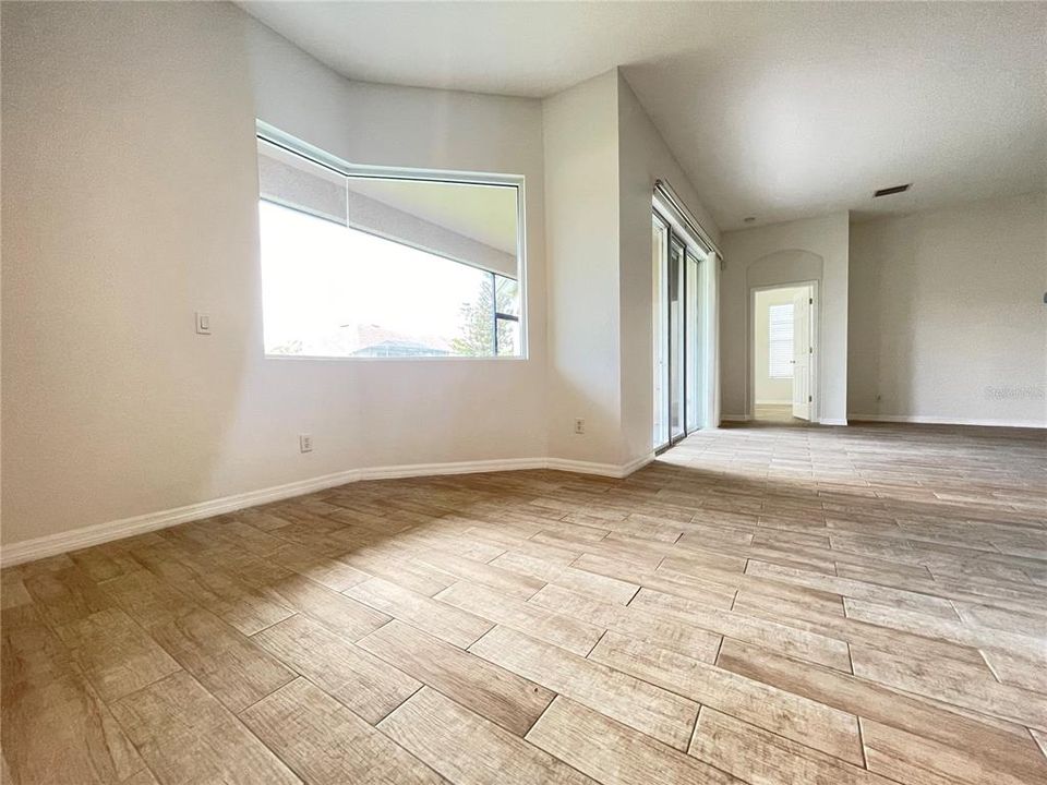 For Rent: $2,900 (4 beds, 3 baths, 2476 Square Feet)