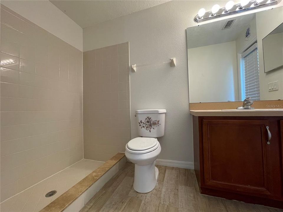 For Rent: $2,900 (4 beds, 3 baths, 2476 Square Feet)