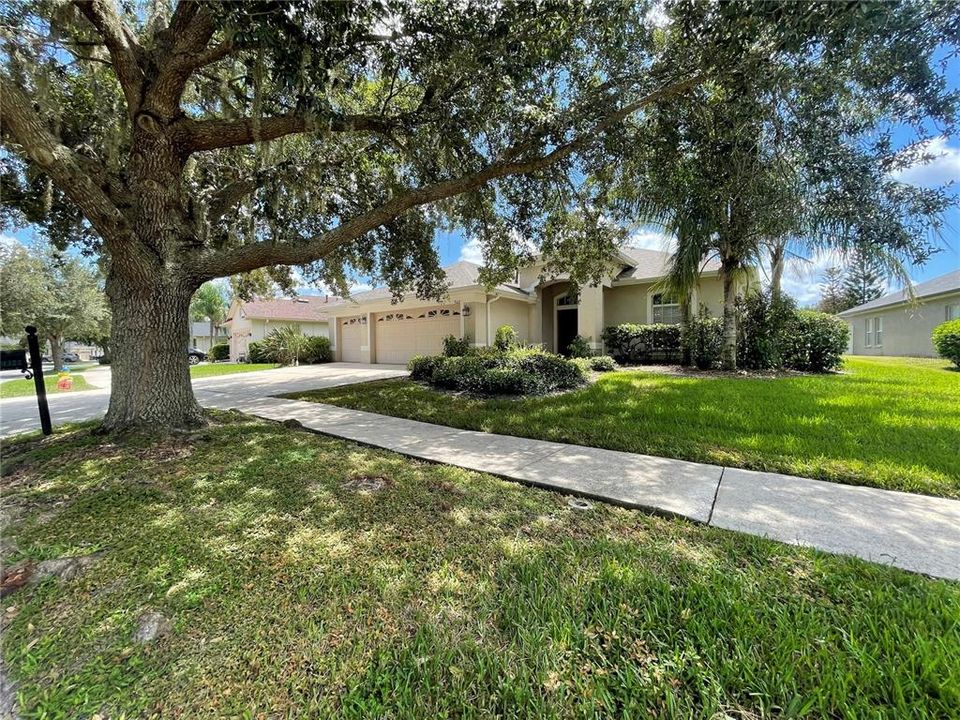 For Rent: $2,900 (4 beds, 3 baths, 2476 Square Feet)