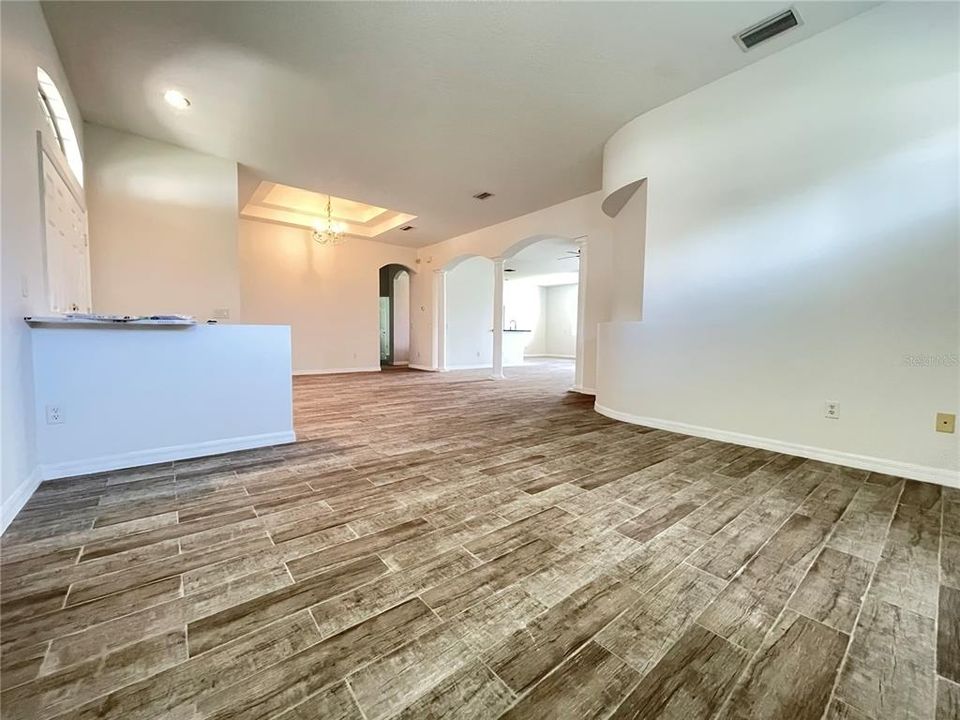 For Rent: $2,900 (4 beds, 3 baths, 2476 Square Feet)