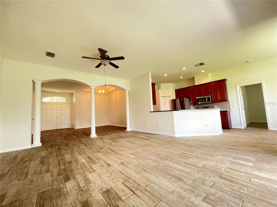 For Rent: $2,900 (4 beds, 3 baths, 2476 Square Feet)