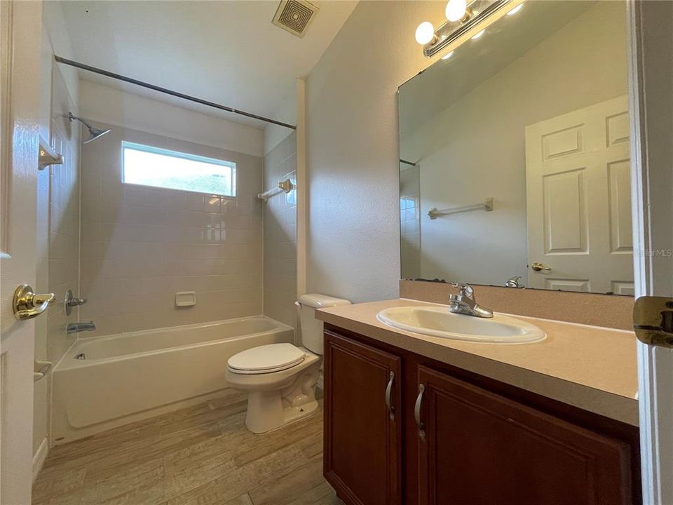 For Rent: $2,900 (4 beds, 3 baths, 2476 Square Feet)