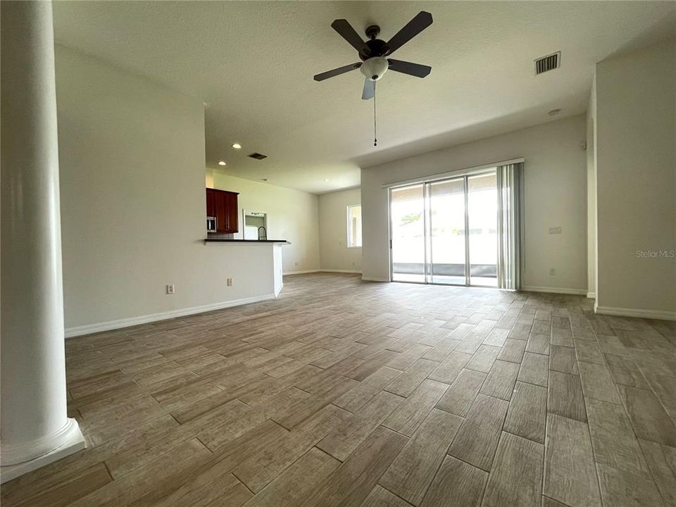 For Rent: $2,900 (4 beds, 3 baths, 2476 Square Feet)