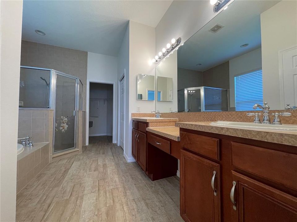 For Rent: $2,900 (4 beds, 3 baths, 2476 Square Feet)