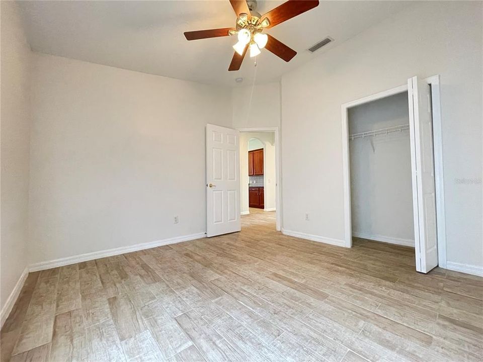 For Rent: $2,900 (4 beds, 3 baths, 2476 Square Feet)