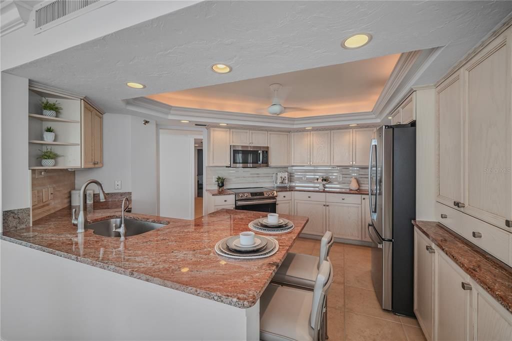For Sale: $1,399,000 (2 beds, 2 baths, 1642 Square Feet)