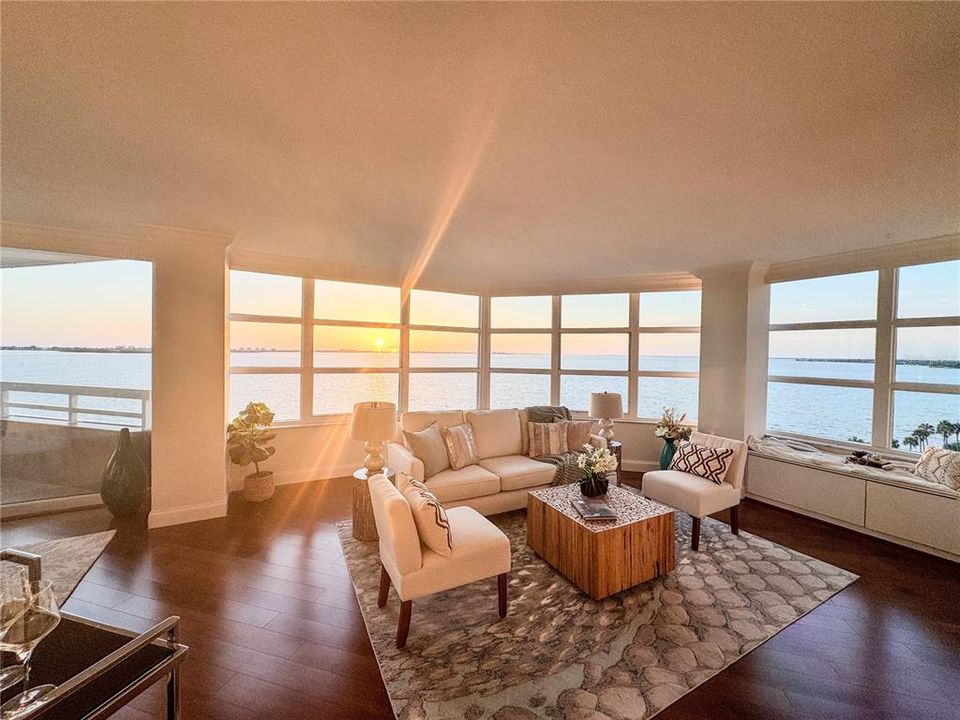 For Sale: $1,399,000 (2 beds, 2 baths, 1642 Square Feet)