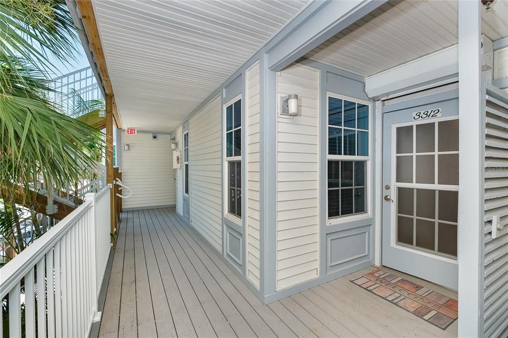 For Sale: $265,000 (2 beds, 2 baths, 1048 Square Feet)