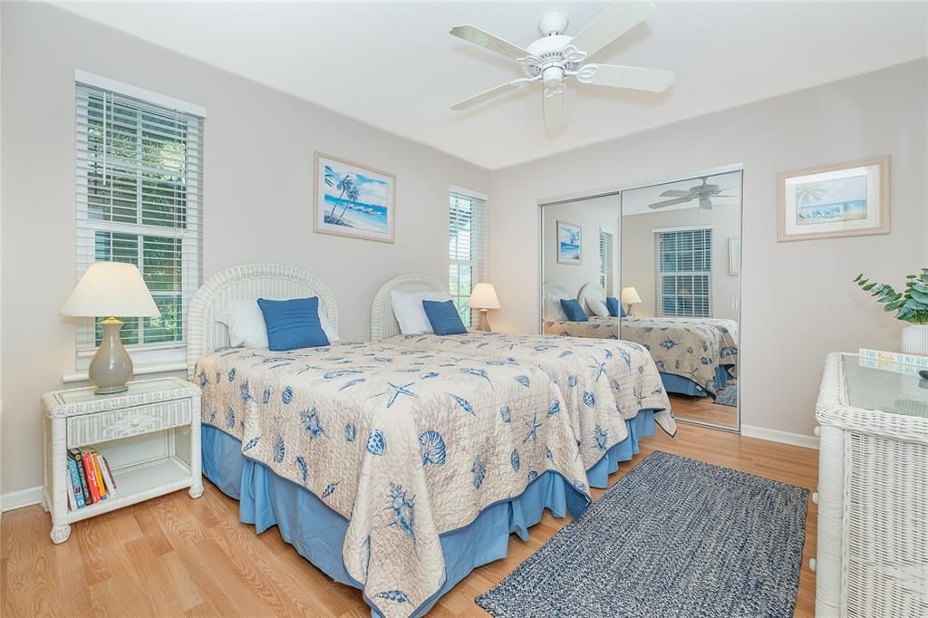 For Sale: $265,000 (2 beds, 2 baths, 1048 Square Feet)