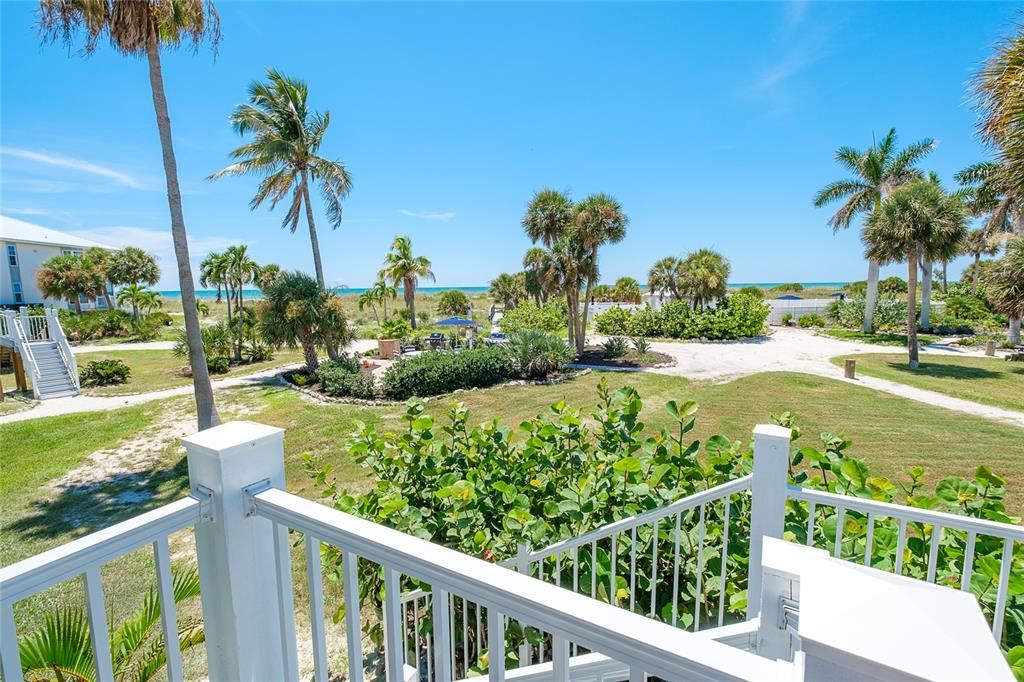 For Sale: $265,000 (2 beds, 2 baths, 1048 Square Feet)