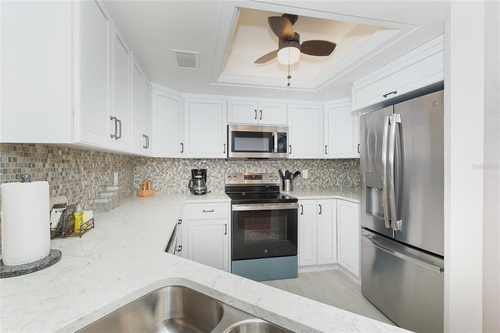 For Sale: $265,000 (2 beds, 2 baths, 1048 Square Feet)