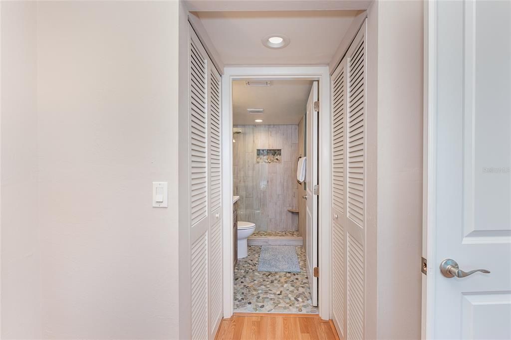 For Sale: $265,000 (2 beds, 2 baths, 1048 Square Feet)
