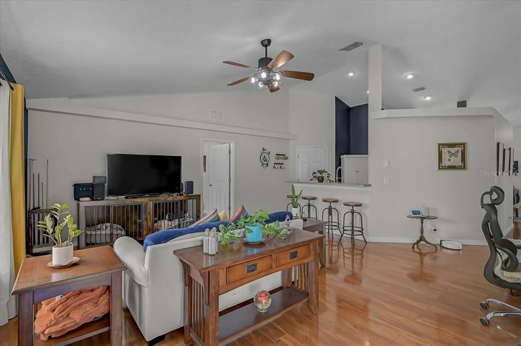 For Sale: $359,000 (3 beds, 2 baths, 1416 Square Feet)